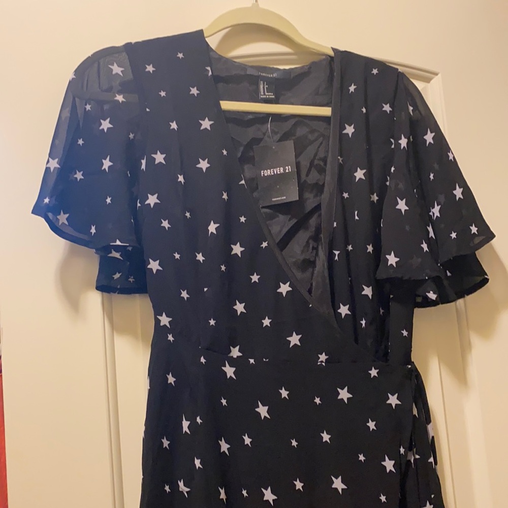 Black/white star wrap dress